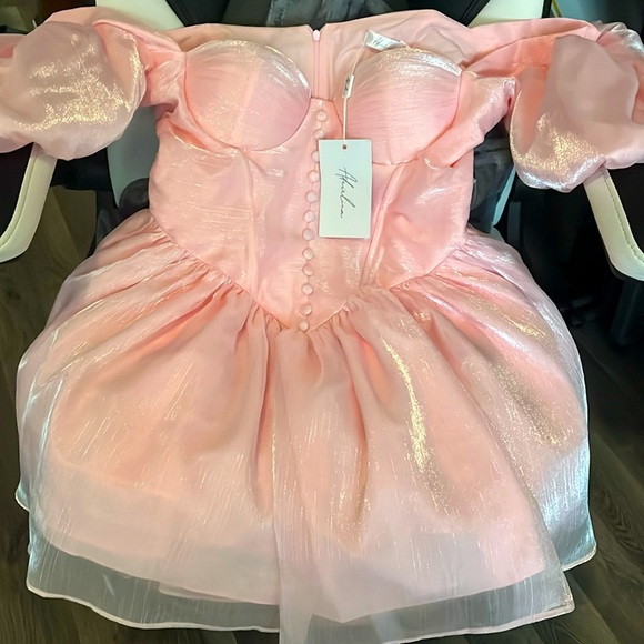 [NEVER USED] Cute pink dress - Picture 1 of 3